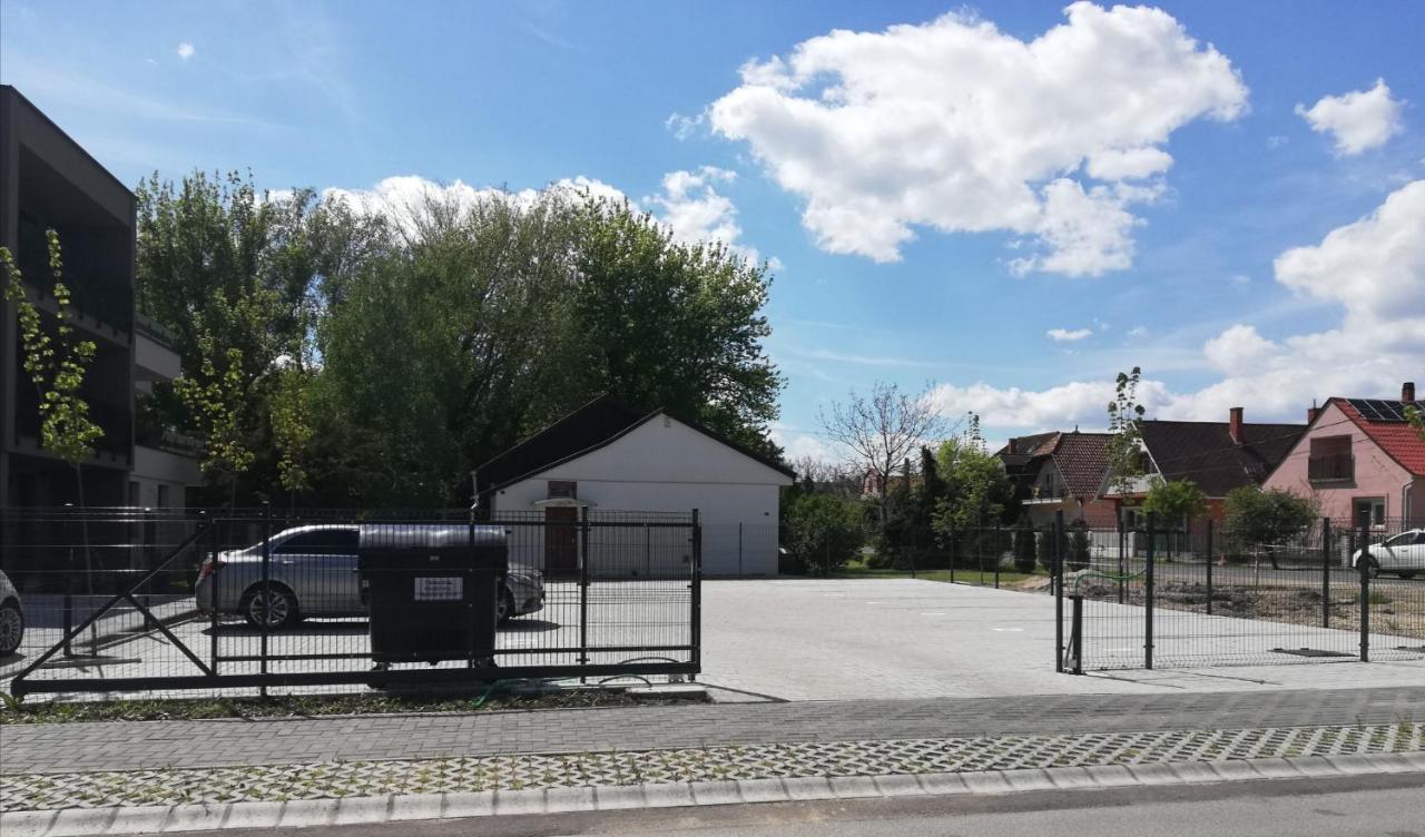 Lakeside Family & Studio Apartments Keszthely Εξωτερικό φωτογραφία